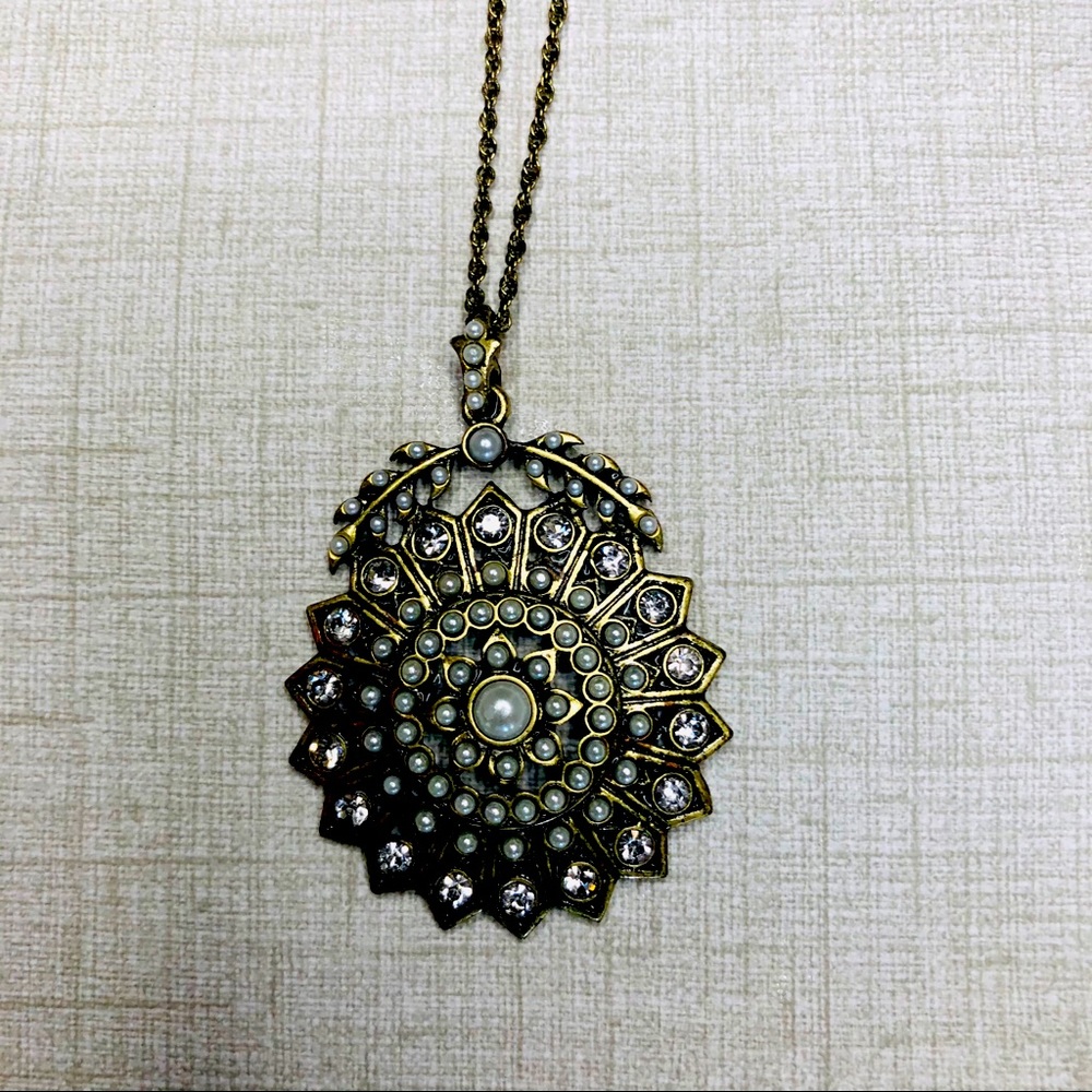 Chloe + Isabel Pearl Nedallion Necklace